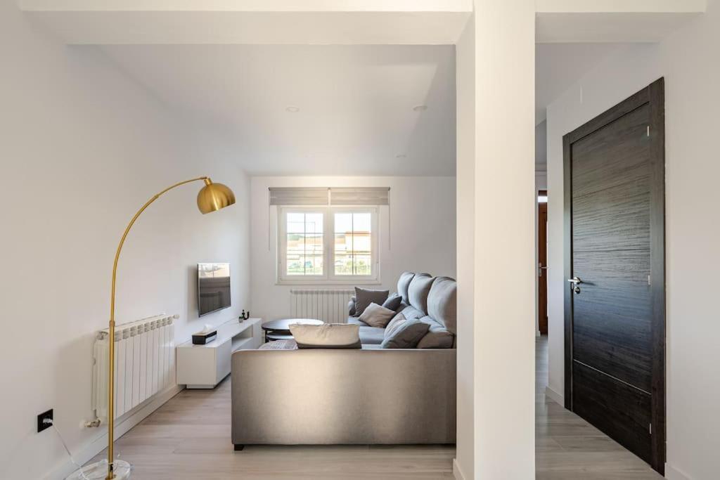 A Neida Casa Con Terraza Con Vistas Al Mar Villa Cee Eksteriør billede